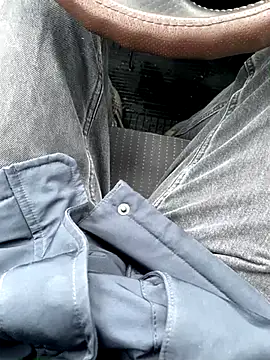 wwwiiilll online show from November 23, 9:31 am