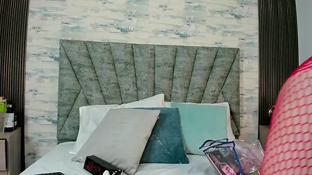 ShanelEvans online show from December 1, 6:13 pm