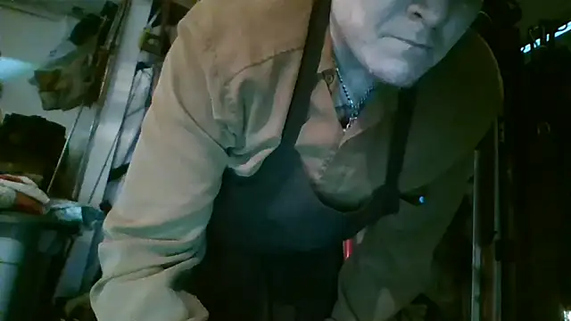Snapshot of longd4tightpussy chatting on April 2, 4:32 am longd4tightpussy online show from April 2, 4:32 am