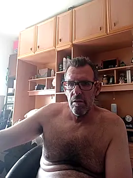 gigolobcn online show from April 18, 9:24 am