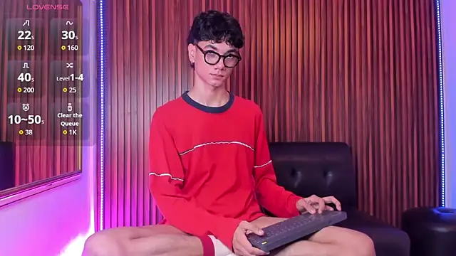 Snapshot of Phillicious__ chatting on January 12, 11:43 pm Phillicious online show from January 12, 11:43 pm