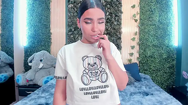 Snapshot of KhateAndersson chatting on December 22, 8:50 pm KhateAndersson online show from December 22, 8:50 pm