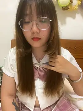 Snapshot of sisi-maiden chatting on June 24, 12:37 pm sisi-maiden online show from June 24, 12:37 pm