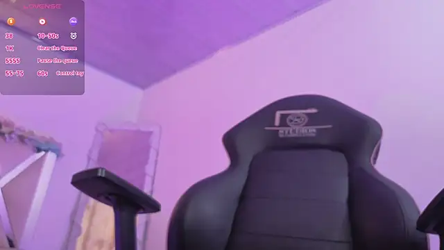 ZURY TAY online show from April 1, 1:41 pm