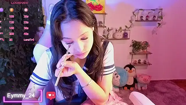 Snapshot of Eymmy_24 chatting on June 6, 1:43 am Eymmy 24 online show from June 6, 1:43 am