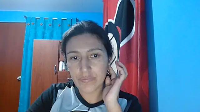 SarahFriendly online show from July 9, 1:42 am