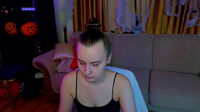 Kelly Cartier online show from October 29, 12:18 pm