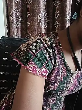 Snapshot of kavya-telugu84 chatting on July 9, 5:33 am kavya-telugu84 online show from July 9, 5:33 am