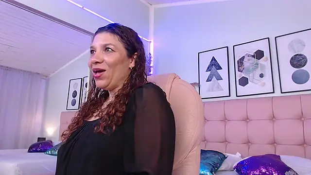 Serena Houstonn online show from April 20, 10:51 am