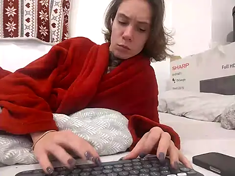 HoneySquirrel online show from October 26, 4:24 pm