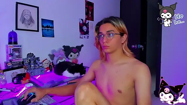 Snapshot of KeitaMoon chatting on December 18, 2:01 pm KeitaMoon online show from December 18, 2:01 pm