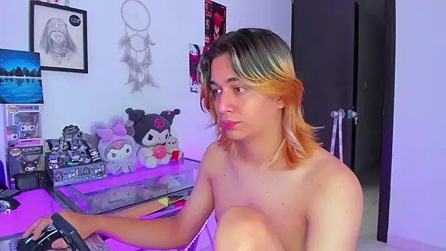 Snapshot of KeitaMoon chatting on February 10, 3:16 pm KeitaMoon online show from February 10, 3:16 pm