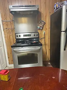 Snapshot of SlimSexxxy69 chatting on February 12, 1:33 am SlimSexxxy69 online show from February 12, 1:33 am