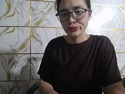 Snapshot of Lyzizi_lovely09 chatting on June 18, 9:14 am Lyzizi lovely09 online show from June 18, 9:14 am