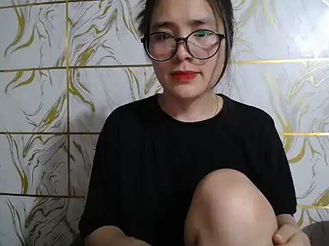 Snapshot of Lyzizi_lovely09 chatting on July 6, 8:44 am Lyzizi lovely09 online show from July 6, 8:44 am