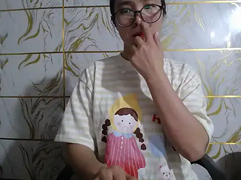 Snapshot of Lyzizi_lovely09 chatting on July 7, 3:53 am Lyzizi lovely09 online show from July 7, 3:53 am