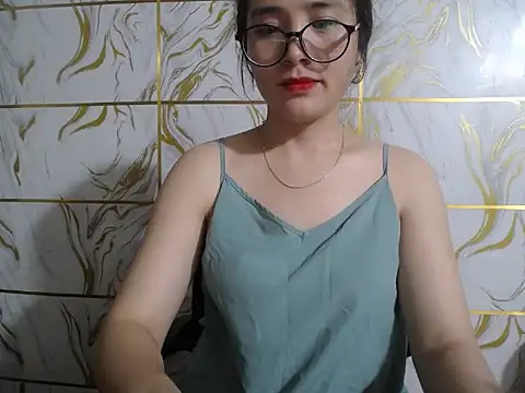 Snapshot of Lyzizi_lovely09 chatting on July 10, 7:12 am Lyzizi lovely09 online show from July 10, 7:12 am