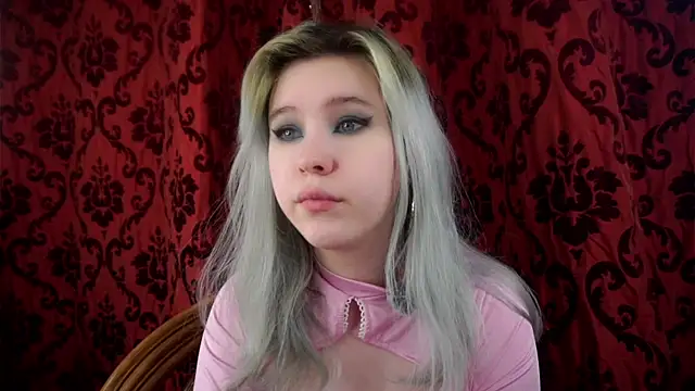 Snapshot of ElizSpieth chatting on July 19, 1:31 am ElizSpieth online show from July 19, 1:31 am