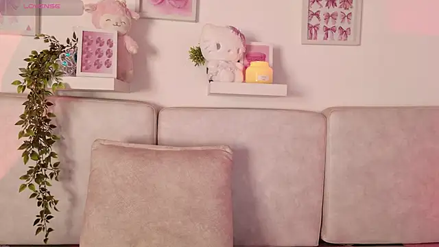 Yumii sweetgirl online show from April 19, 6:21 pm