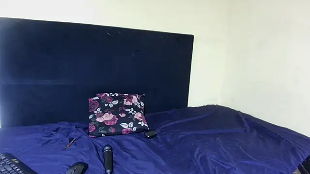 SweetTitties21 online show from April 7, 8:53 pm