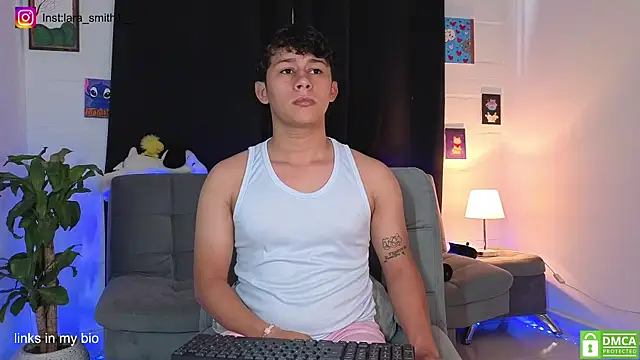 Snapshot of elias_steel1 chatting on March 21, 1:05 pm elias steel1 online show from March 21, 1:05 pm