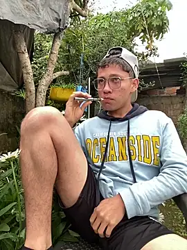 elfernh online show from February 15, 10:17 pm