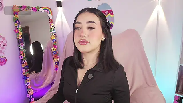 justonecute online show from April 9, 1:38 am