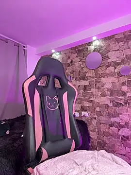 samiacooper25 online show from April 15, 8:32 am