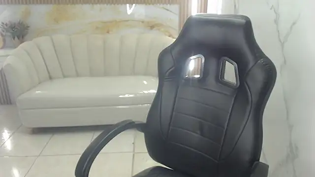 Snapshot of alehp_rose_s chatting on April 25, 1:41 pm alehp rose s online show from April 25, 1:41 pm