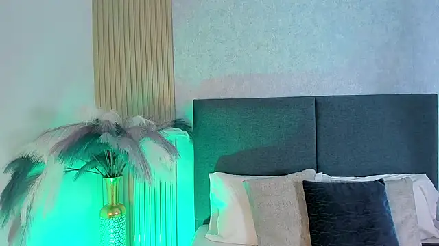 Laura Ivy online show from February 21, 12:28 pm