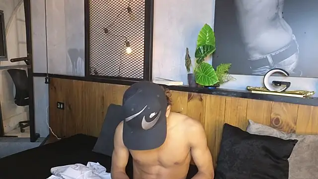 AlanCutee online show from April 18, 11:47 am