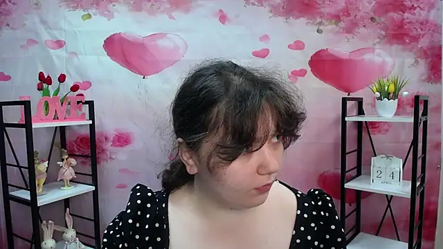 Snapshot of NeonilaLisova chatting on April 24, 5:10 am NeonilaLisova online show from April 24, 5:10 am