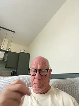 philefc online show from July 17, 10:44 am