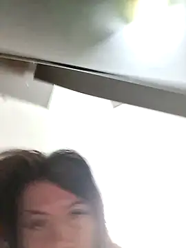 Snapshot of Anayssa_ chatting on April 2, 7:28 am Anayssa online show from April 2, 7:28 am