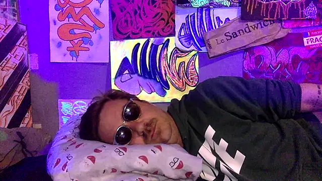 3615-ULLA online show from April 4, 1:26 am