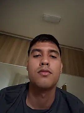 Snapshot of Lucasgonxalex chatting on July 18, 2:32 pm Lucasgonxalex online show from July 18, 2:32 pm