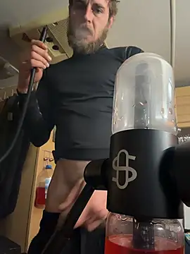 Snapshot of high3ndlowlife chatting on December 14, 5:51 pm high3ndlowlife online show from December 14, 5:51 pm