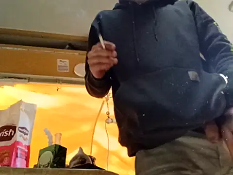 Snapshot of high3ndlowlife chatting on December 16, 5:40 pm high3ndlowlife online show from December 16, 5:40 pm