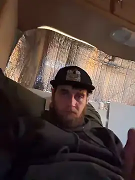 Snapshot of high3ndlowlife chatting on December 17, 7:42 pm high3ndlowlife online show from December 17, 7:42 pm