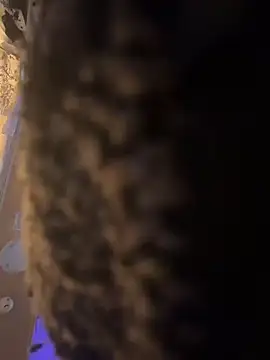 Snapshot of high3ndlowlife chatting on January 9, 4:43 pm high3ndlowlife online show from January 9, 4:43 pm