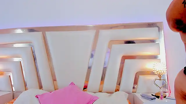 GeminisClark online show from November 27, 1:13 pm