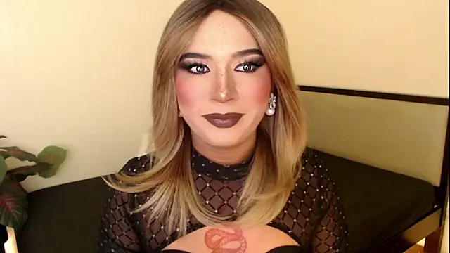 mslilly croft online show from December 19, 4:14 pm