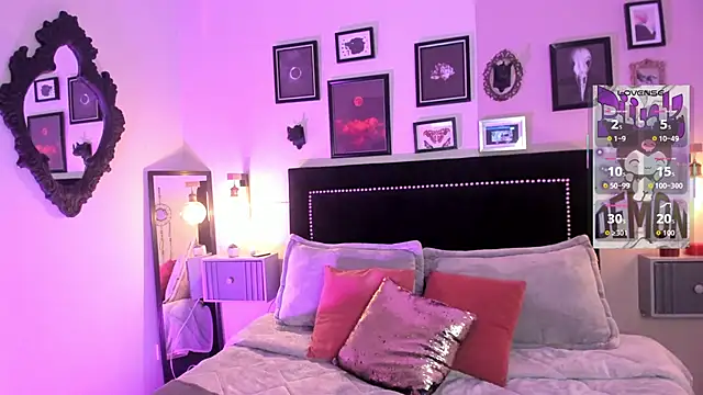 pinkk deemon online show from May 24, 1:05 pm