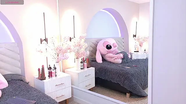 amy miller1 online show from April 10, 8:02 pm