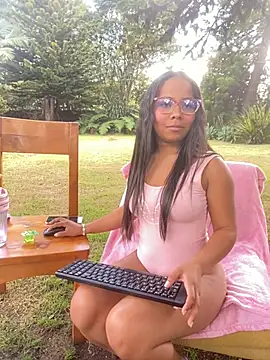 SophiaGuzman online show from March 2, 5:42 pm