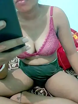 Snapshot of desimalai28 chatting on July 13, 6:00 pm desimalai28 online show from July 13, 6:00 pm