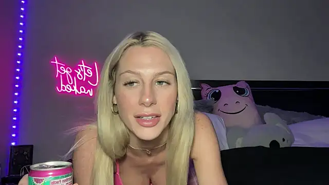 Snapshot of ChelseaCheeky chatting on November 26, 2:56 am ChelseaCheeky online show from November 26, 2:56 am