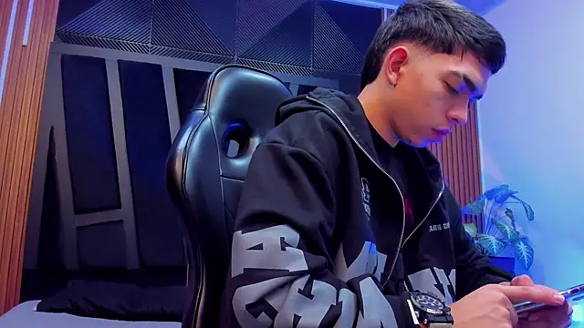 Eryonbradley online show from October 3, 11:29 am