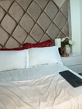 AngelinaDuvall online show from March 31, 10:43 pm