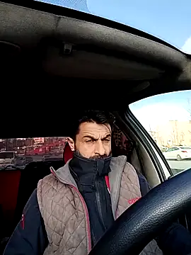 Snapshot of alex10alexx chatting on February 13, 7:15 am alex10alexx online show from February 13, 7:15 am